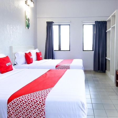 Oyo 89846 Lotus Inn Hotel Malacca Luaran gambar