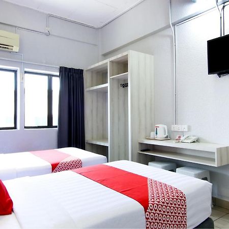 Oyo 89846 Lotus Inn Hotel Malacca Luaran gambar