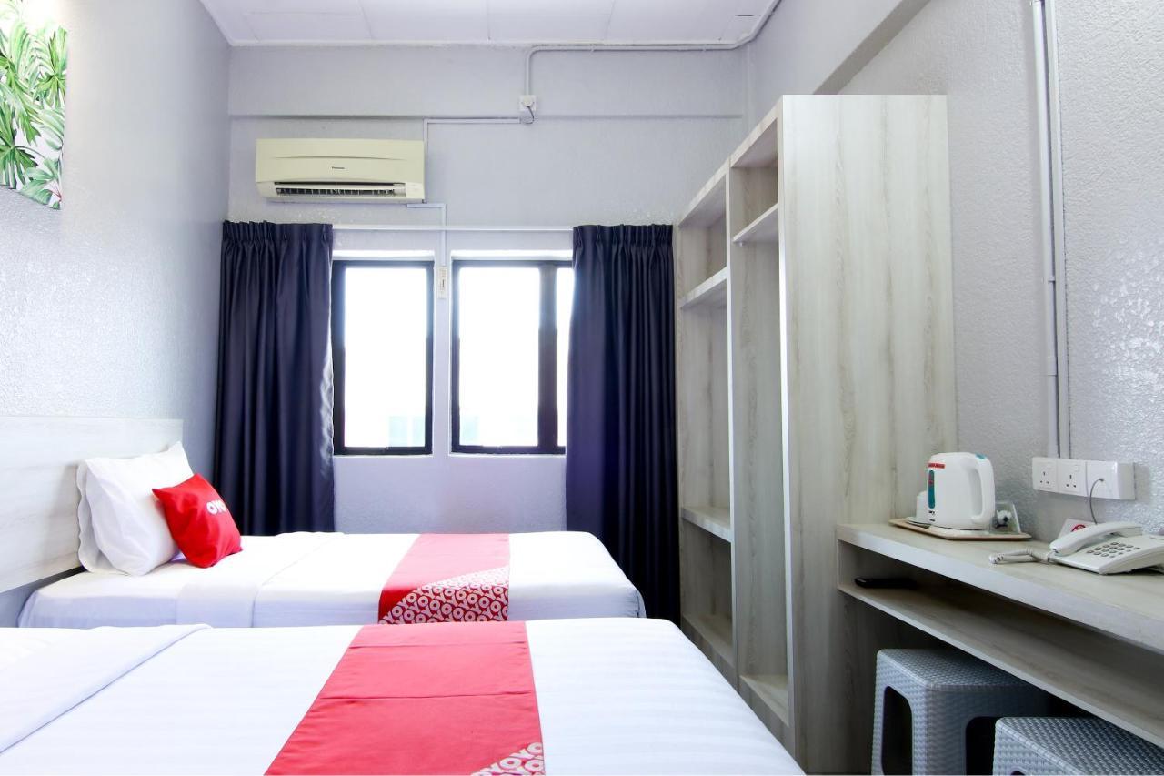Oyo 89846 Lotus Inn Hotel Malacca Luaran gambar